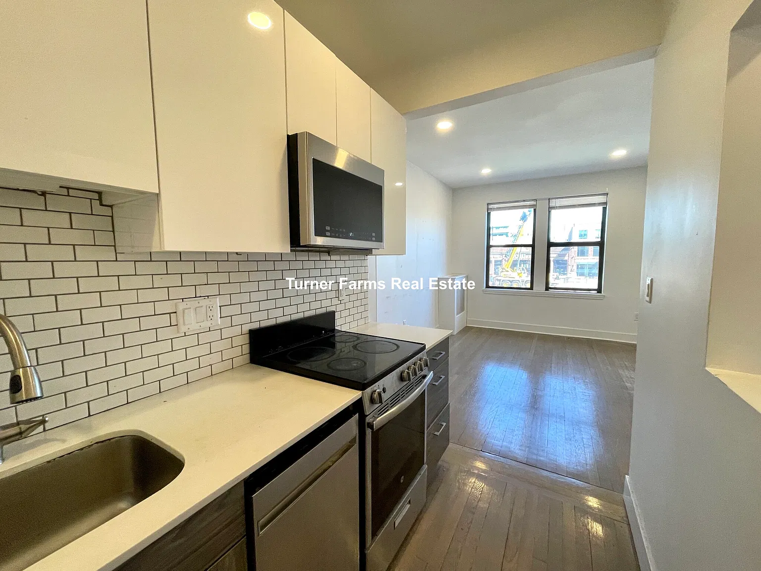 6-11 Peterborough St — Photo 1