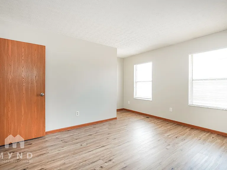 3992 Sandy Ridge Dr — Photo 9