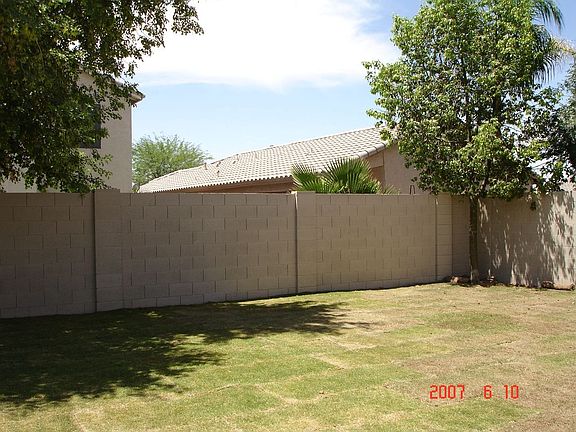 5th image of 8813 W Laurel Ln
