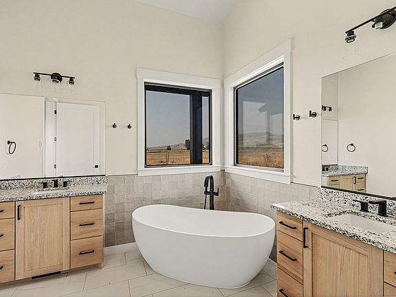 5th image of 81 N Side Ct #2