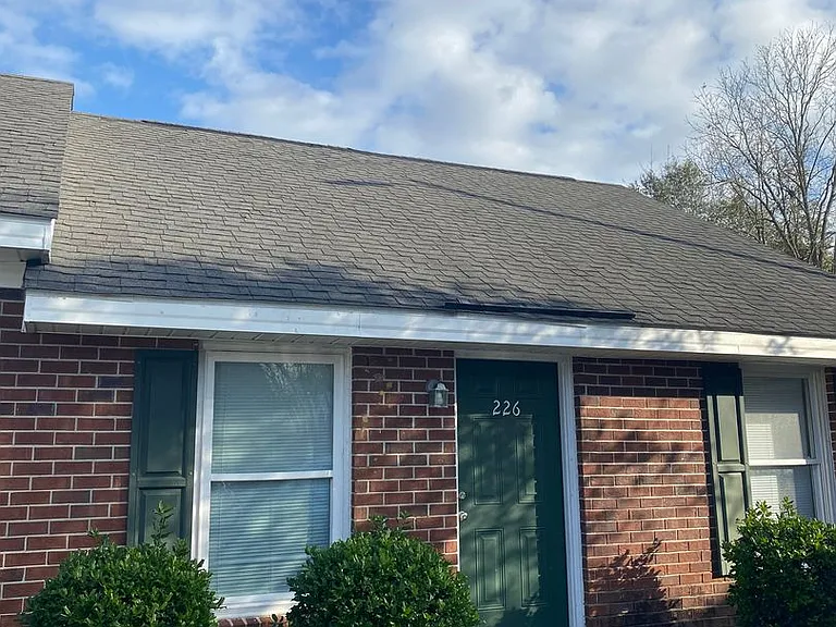 230 Lanier Dr — Photo 1