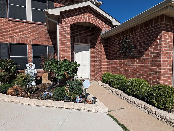 3rd image of 5409 Bedfordshire Dr
