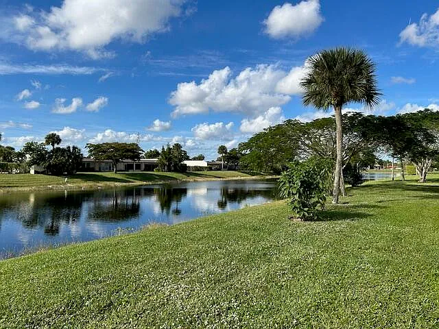 2 bed, 2.0 bath, 1000 sqft, $1,550 — Photo 2