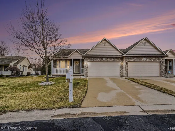 6462 Royal Club Dr, Flushing, MI 48433