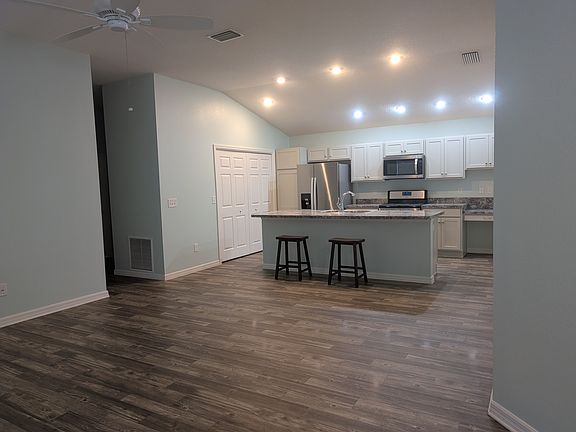 5th image of 2394 Kelly Pl