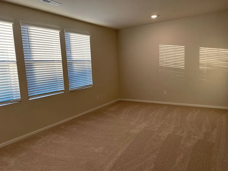 4941 NE 24th Ave — Photo 35