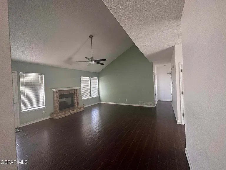 408 Hadley Pl — Photo 14