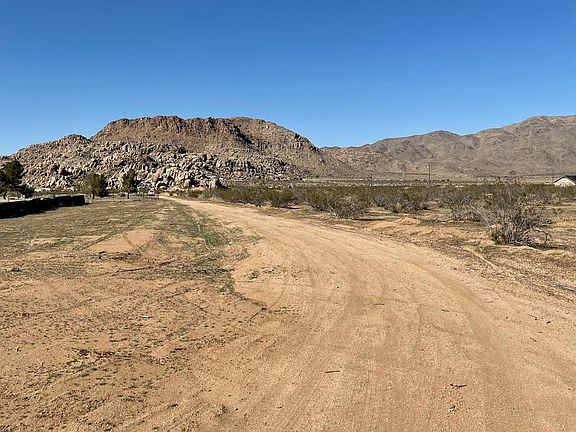 4th image of Las Tunas Dr