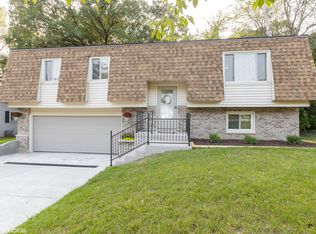 407 N Brookshore Dr, Shorewood, IL