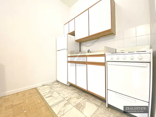 Rented by ZealEstate Group Inc | media 44