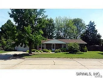 18 Jeanette Dr photo 1