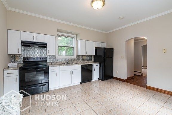 5th image of 226 Kenview Blvd