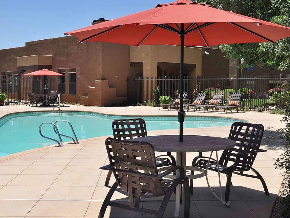 Resort-Style Salt Water Swimming Pool
