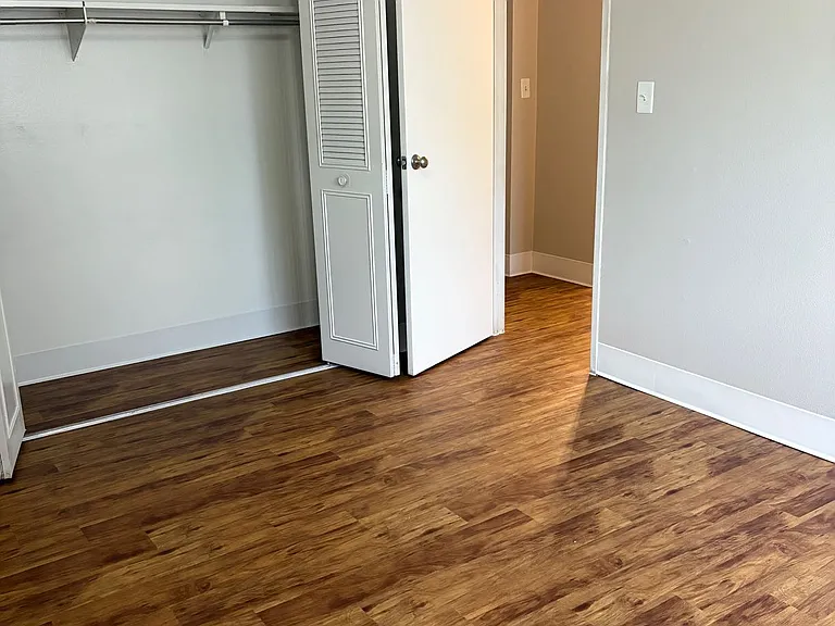 Crestview Apartments — Photo 59