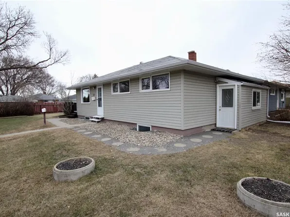 303 Royal STREET, Regina, SK S4R 4Y2