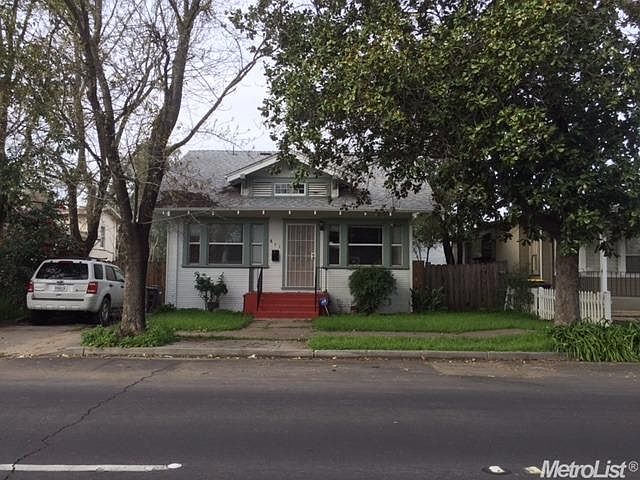 1st image of 811 W Oak St