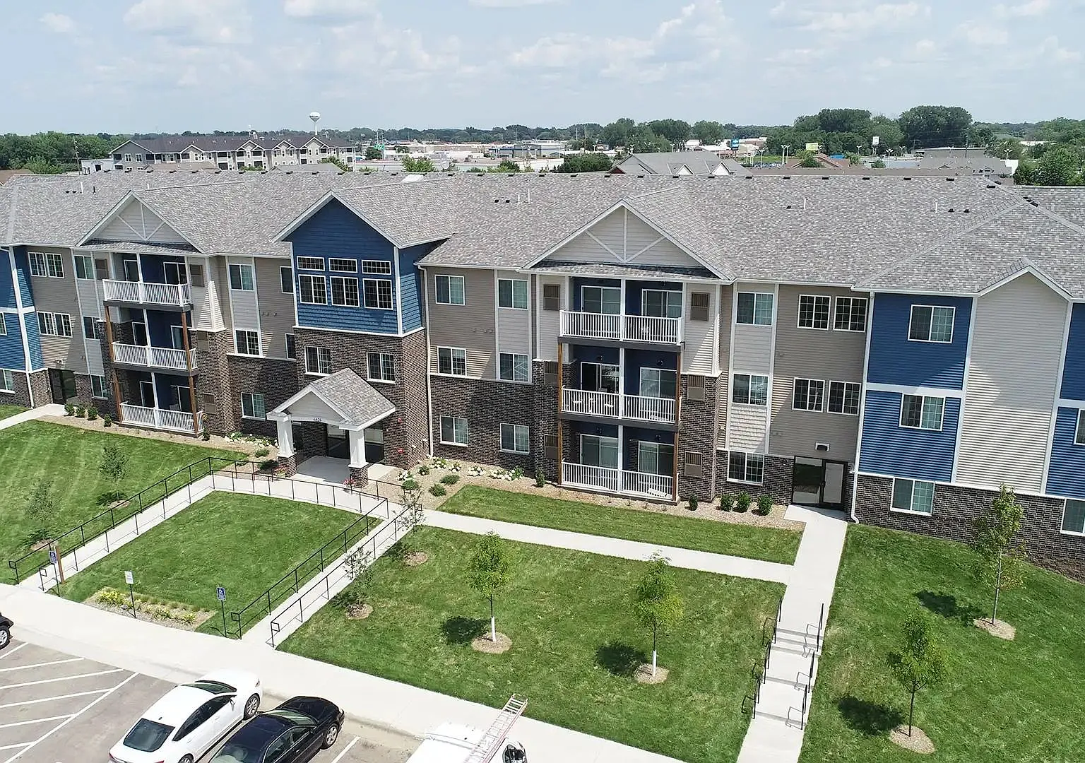 Gateway Green Apartments — Photo 1