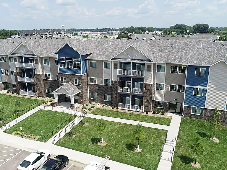 Gateway Green Apartments — Photo 1