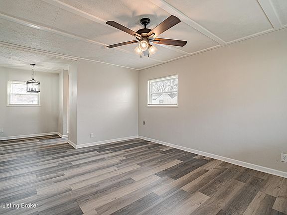 4th image of 9615 Toledo Ln