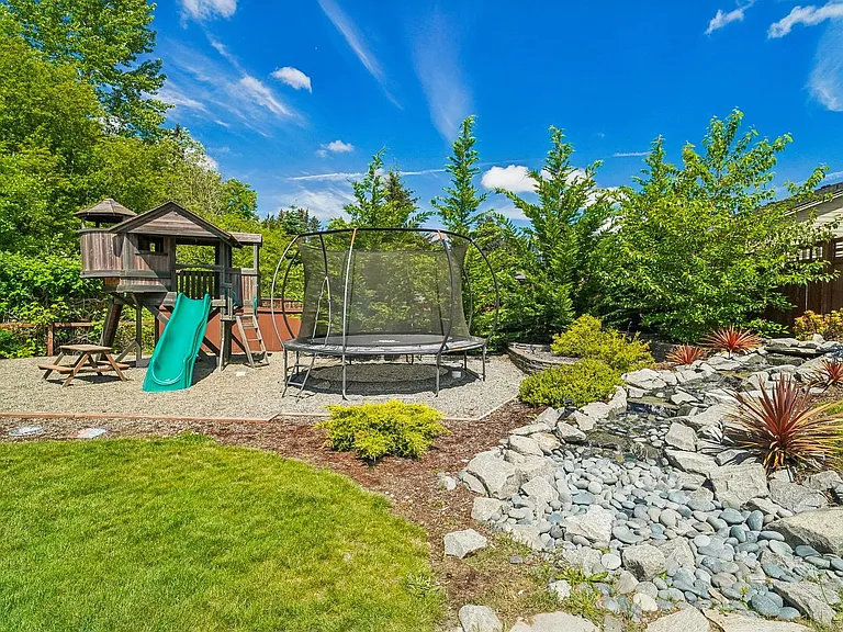 853 SW Norpoint Ct — Photo 47