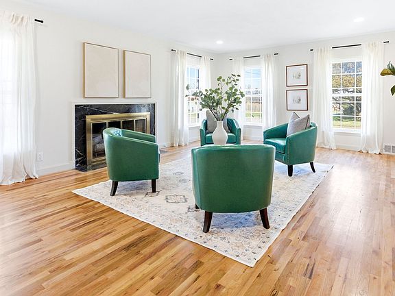 5th image of 1200 E 13th St