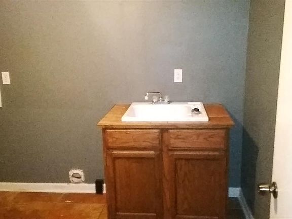 5th image of 3326 Willow Lane Dr