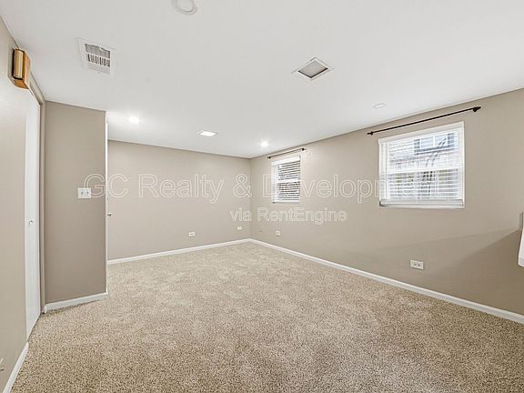 3rd image of 111 Des Plaines Ave #G