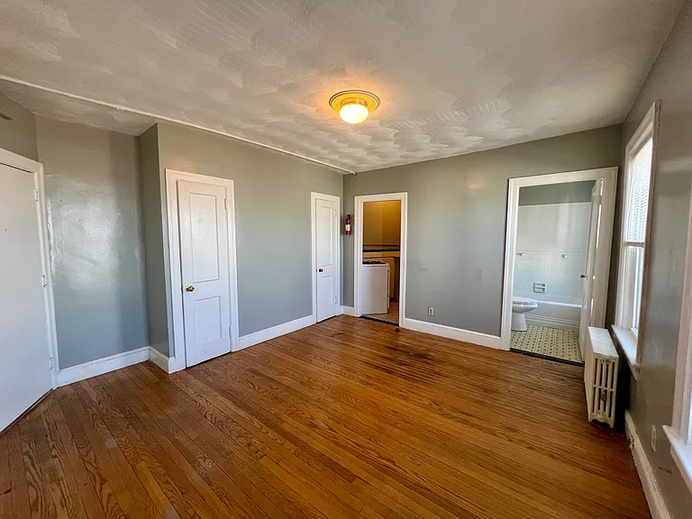 836 Main St #3R — Photo 4