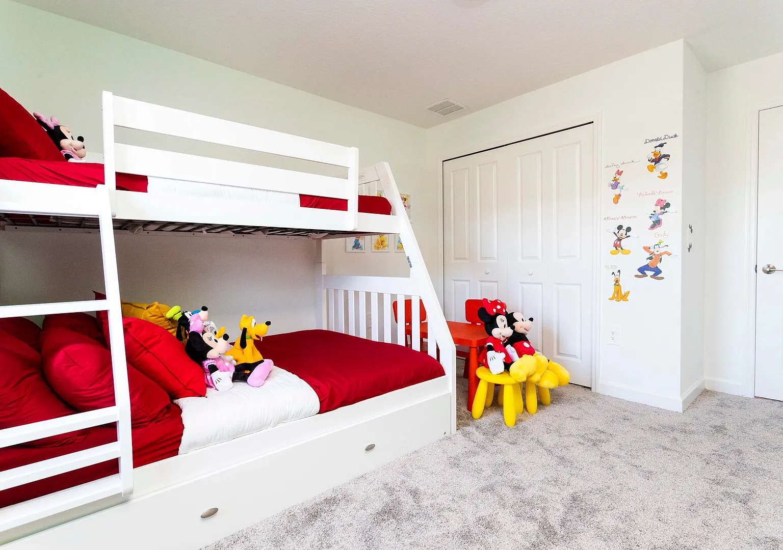 Stylish & Fun Retreat, Pool, Themed Rooms — Photo 4
