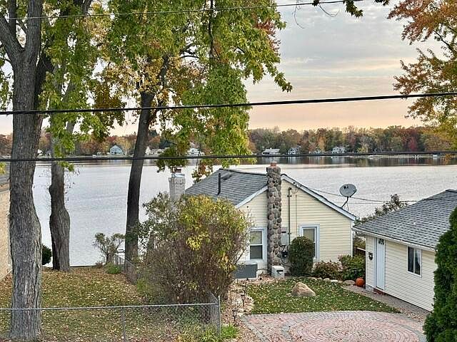 1124 Sunrise Park St, photo 2