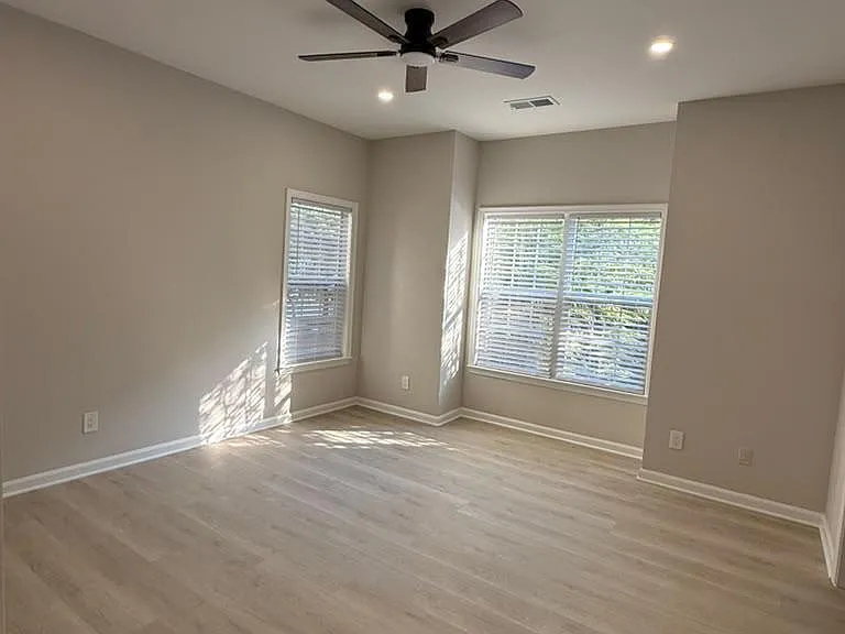 1716 Lake Shore Crest Dr #22 — Photo 8