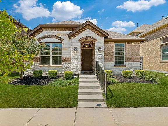 3rd image of 6024 Wildflower Way