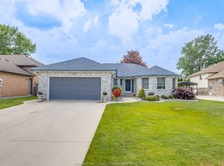 314 Menard Ln, Lasalle, ON N9J 1C4