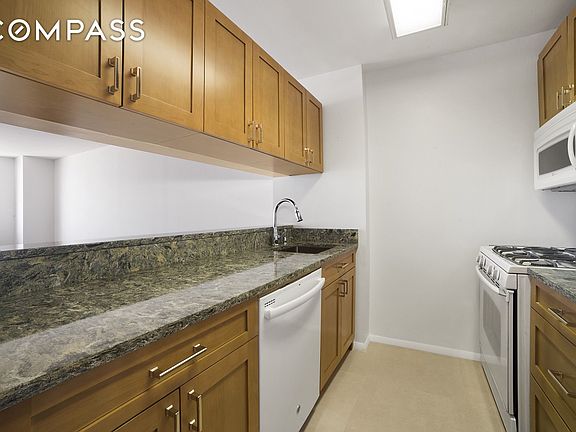 2nd image of 275 W 96th St APT 28B
