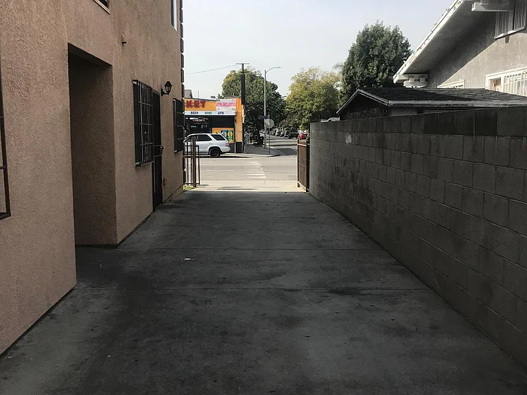 8106 S San Pedro St #3 — Photo 3