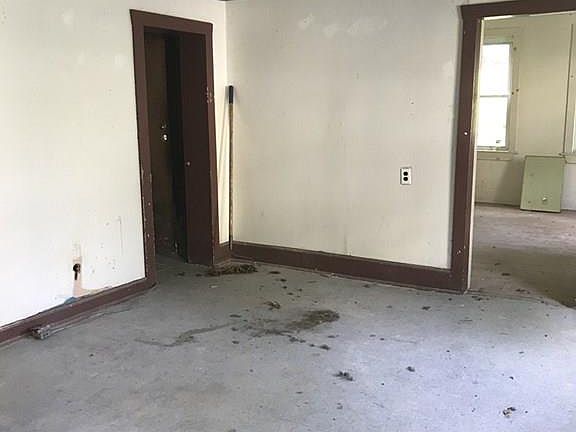 5th image of 11-13 Portland St