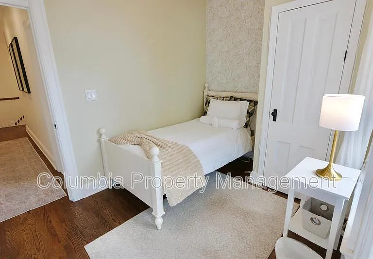 11 Q St NE — Photo 40