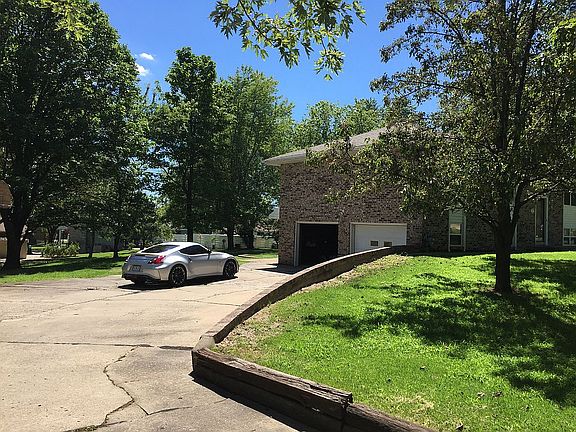 2nd image of 49 Lee Dr