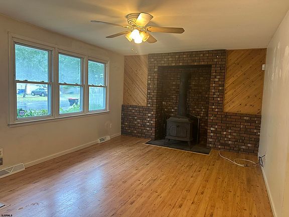 5th image of 307 S Xanthus Ave