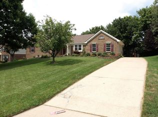 8048 Turcotte Ln, North Bend, OH 45052