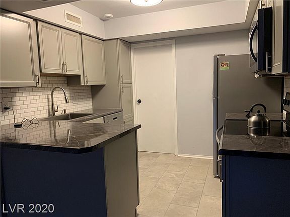5th image of 3077 Pinehurst Dr APT C