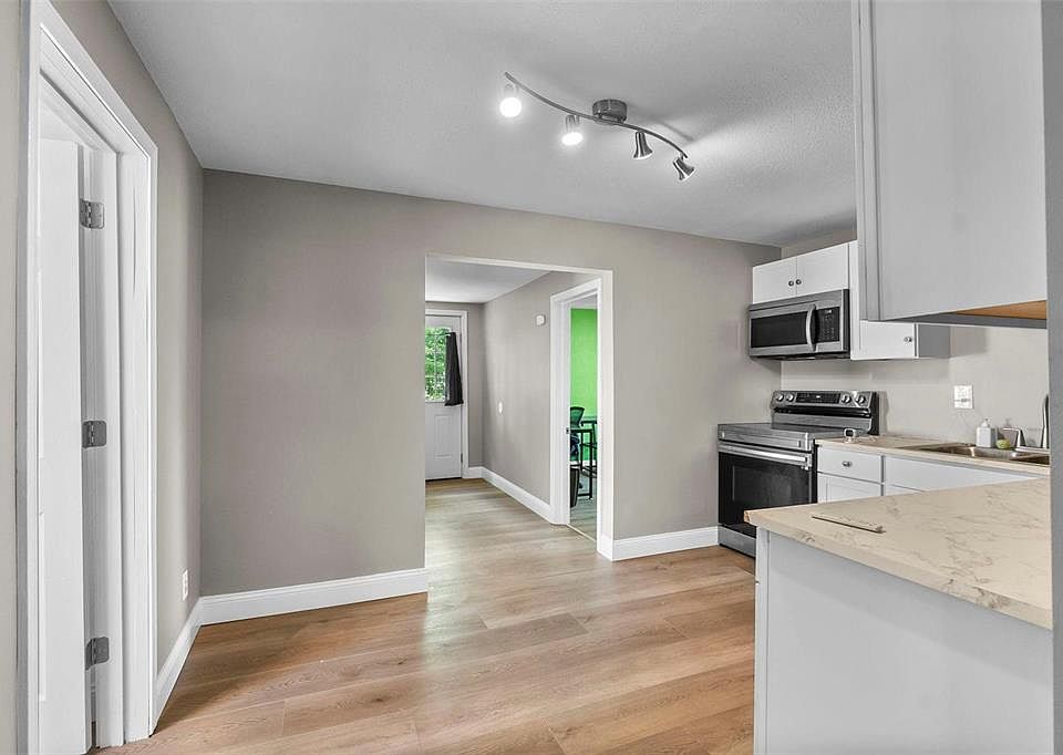 1st image of 806 N 5th St