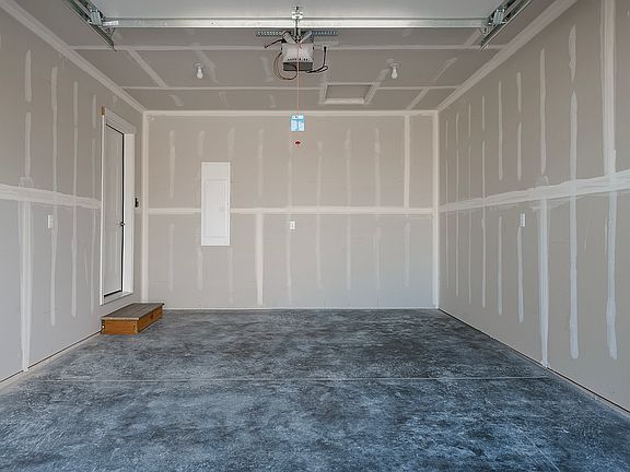 Single car garage.