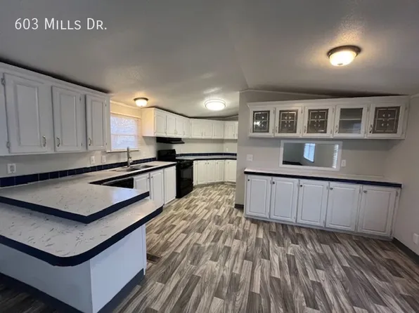 603 E Mills Dr, Towanda, KS 67144