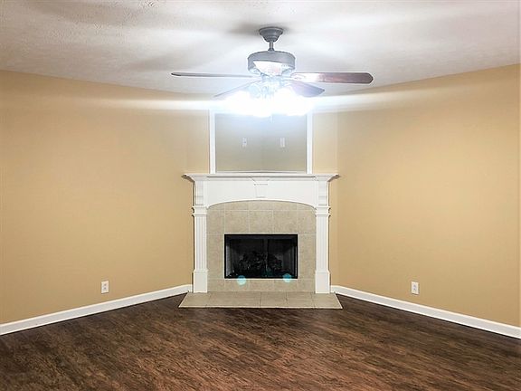 3rd image of 3139 Hardwood Dr