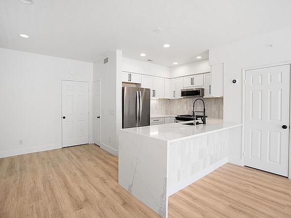 5th image of 10294 Scripps Poway Pkwy Unit 6