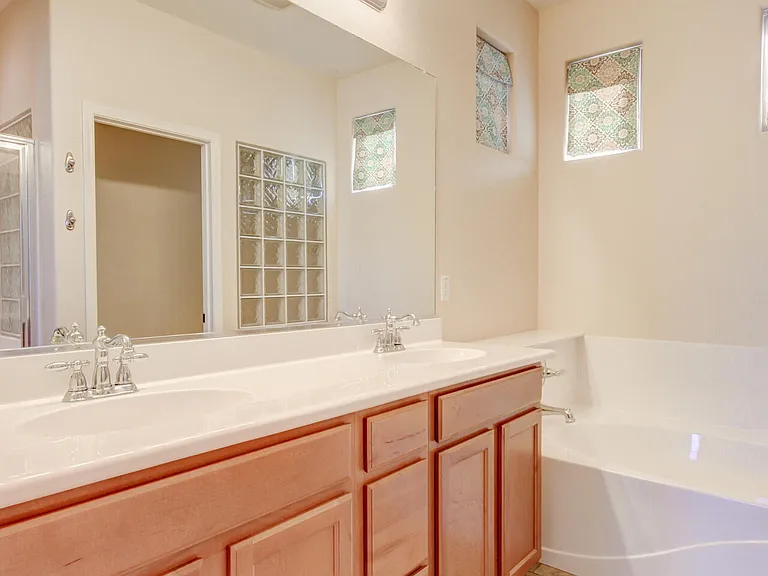 21158 W Sycamore Dr — Photo 15