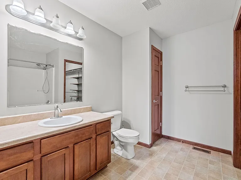 3510 Flowing Brook Dr — Photo 23