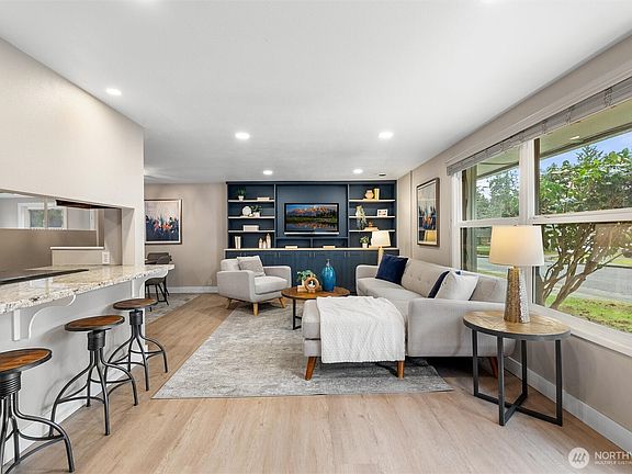 4th image of 23107 51st Avenue W