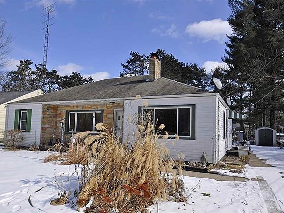3rd image of 53100 N Twyckenham Dr